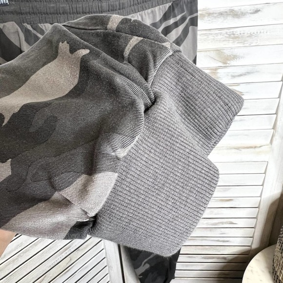 SPLENDID Women's Camo Camouflage Loose Fit Jogger Pants Drawstring Waist Gray S - Picture 10 of 12